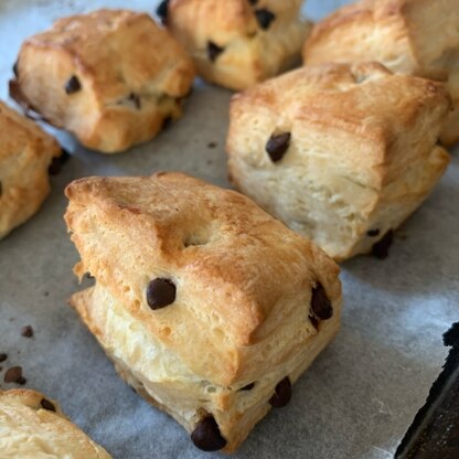 チョコチップを入れて作ってみました。
サクサクで美味しかったです。